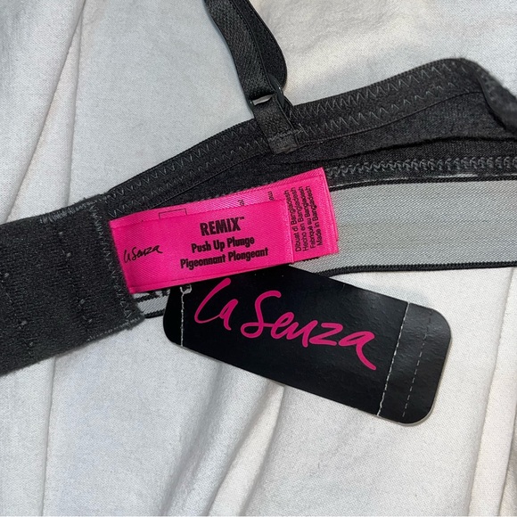 La Senza Remix Push-Up Plunge - Picture 2 of 2